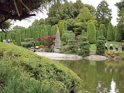 Bonn - Rheinaue - Gezähmte Natur, Wasserläufe, Steine und ...: der Japanische Garten
