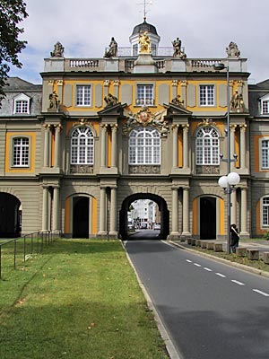 Bonn - Redidenzschloss - Das Michaels- oder Koblenzertor aus der Mitte des 18. Jahrhunderts