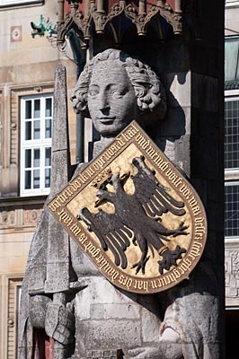 Bremen - UNESCO Weltkulturerbe auf dem Bremer Marktplatz: der Roland