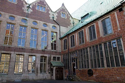 Bremen - das Alte Rathaus mit dem Neuen Rathaus als Anbau