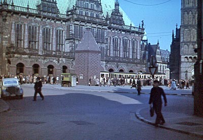 Bremer Marktplatz 1944 mit eingemauertem Roland