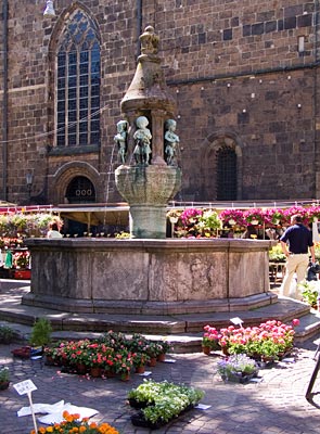 Bremen - Marcus-Brunnen auf dem Liebfrauenkirchhof