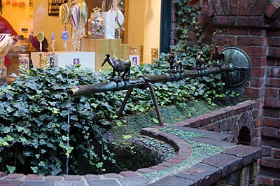 Bremen - Sieben-Faulen-Brunnen in der Böttcherstraße