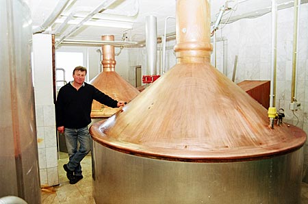 Chef und Braumeister der ältesten Privatbrauerei: Paul Pausinger in seinem Reich in Herrngiersdorf