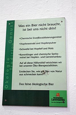 Tafel: „Was ein Bier nicht braucht, ist bei uns nicht drin“. Die Philosophie der Lammsbräu