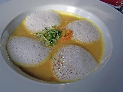 Deutschland - Oldenburg - Kürbissuppe in der „Klinkerburg“