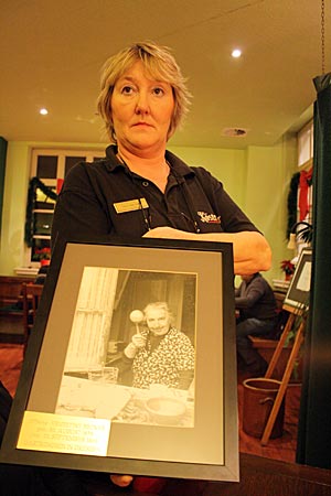 Minna am Markt in Norden - Das Restaurant ist benannt nach Minna Ernestine Becker, s. altes Foto