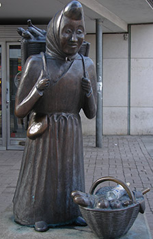 Denkmal für die Marktfrau Karoline Duhnsen