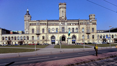 Der einstige Sommersitz Georgs V. wird heute als Universitätshauptgebäude genutzt (Hannover)