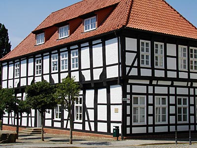 In diesem stattlichen Fachwerkhaus wohnte einst ein Syndikus des Domkapitels