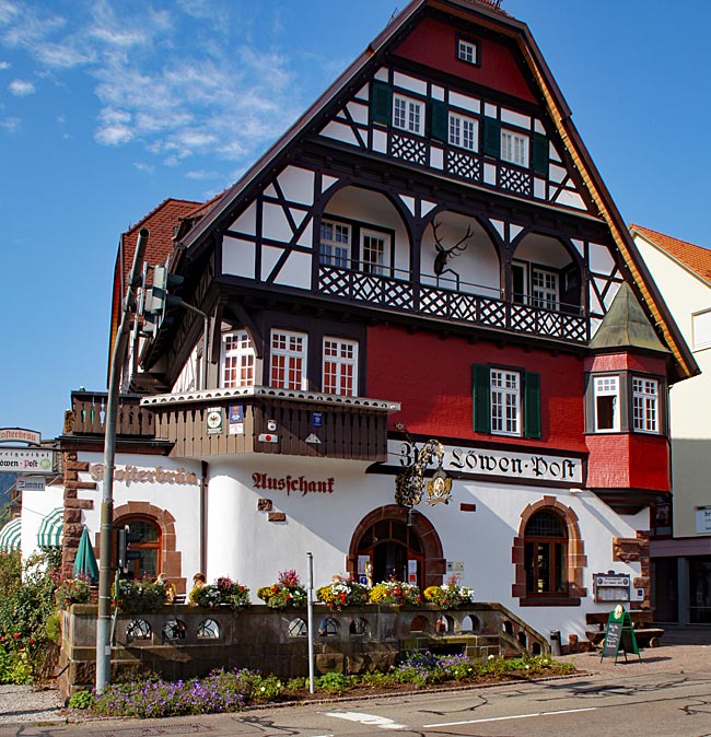 Alpirsbach Markplatz mit Hotel und Restaurant Zur Löwen Post