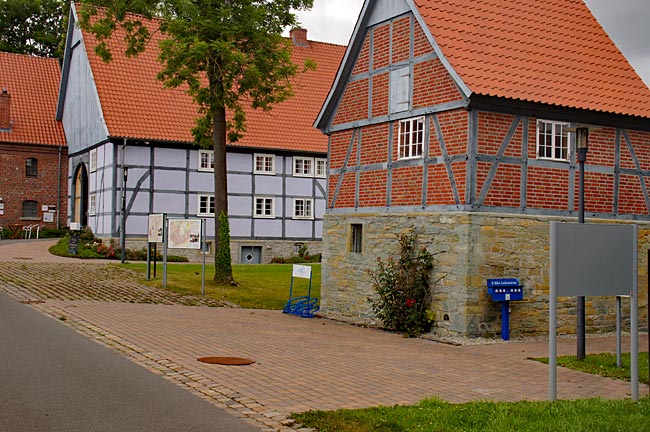 Bad Sassendorf: HOF HAULLE KRE-ART-IV - Kulturscheune und Museum