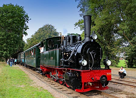 Kleinbahn Bruchhausen-Vilsen - Abfahrt des Museumszugs in Heiligenberg Richtung Asendorf