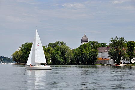 Benediktinerinnekloster auf der Insel Frauenwörth, Chiemsee, Bayern