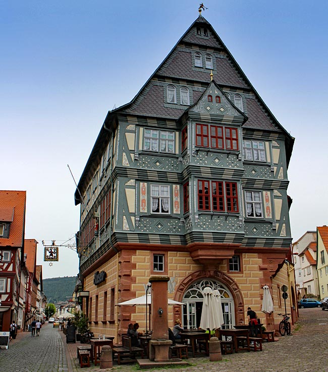 Miltenberg - Gasthaus "Zum Riesen", heutiger Bau von 1590