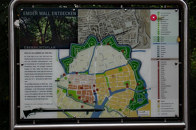 Emden in Ostfriesland - Infotafel zum Emder Wall