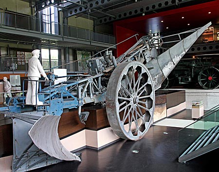 Größter Dampfpflug der Welt im Moormuseum im Emsland Moormuseum Groß Hesepe