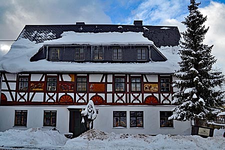 Erzgebirge - Heimat der Hutzenabende: das Salzerhaus aus dem 18. Jahrhundert in Zwönitz