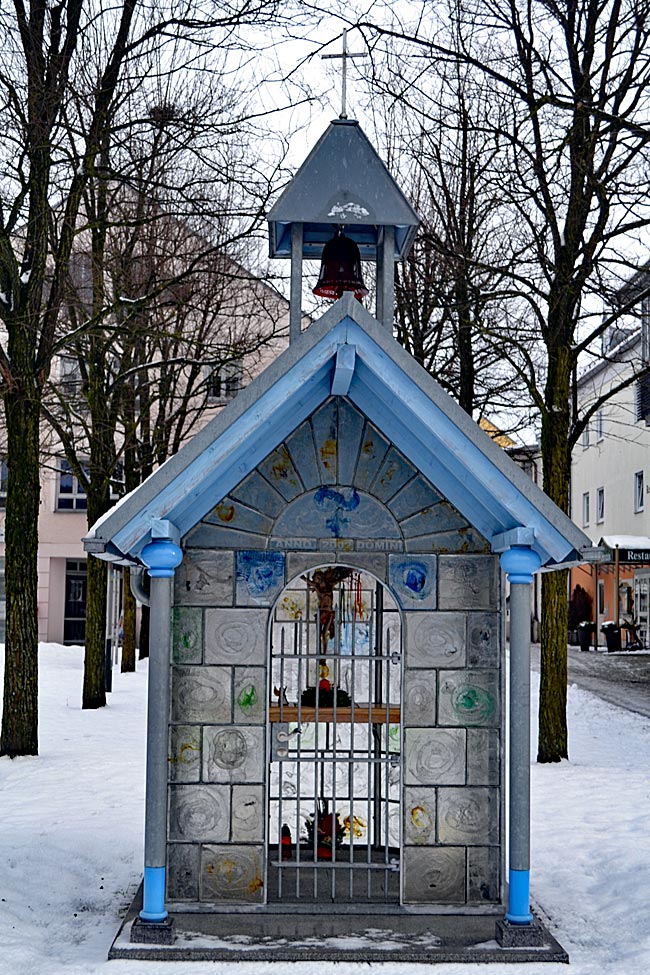 Glasmacher im Bayerischen Wald - Zwieseler Hingucker 2: Die Glaskapelle wurde von Glasmachern der Zwieseler Glasfachschule erbaut