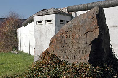 Deutschland - Grünes Band - Ein Stück Mauer in Heinersdorf