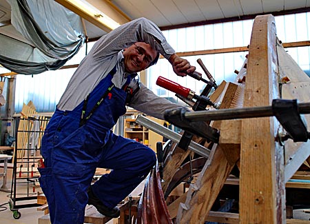 Hamburg - Werft Jugend in Arbeit - Bootsbaumeister Gorch von Blomberg