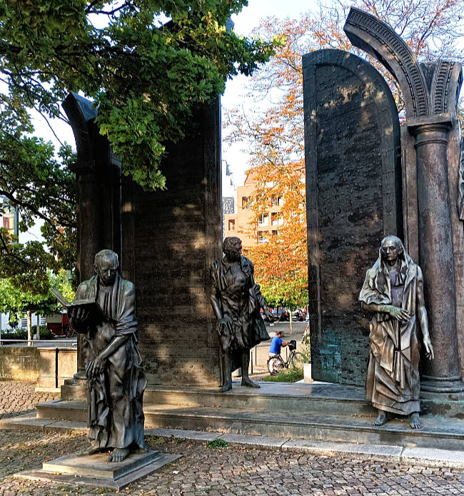 Hannover - Denkmal der Göttinger Sieben