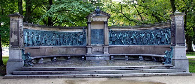 Kiel - Schlossgarten - Denkmal zur Erinnerung an gefallene Soldaten im Krieg 1870/71