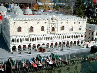 Günzburg - Legoland - Dogenpalast in Venedig