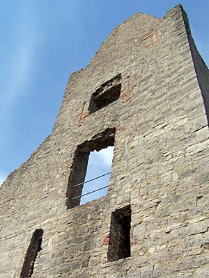 Deutschland - Die Burgruine Homburg bei Gössenheim (bei Gemünden am Main, Start- und Endpunkt des Radwegs “Vom Main zur Rhön”)