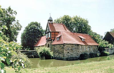 Deutschland - Alter Gutshof im Dorf Stockhausen: Station auf der Mühlenroute