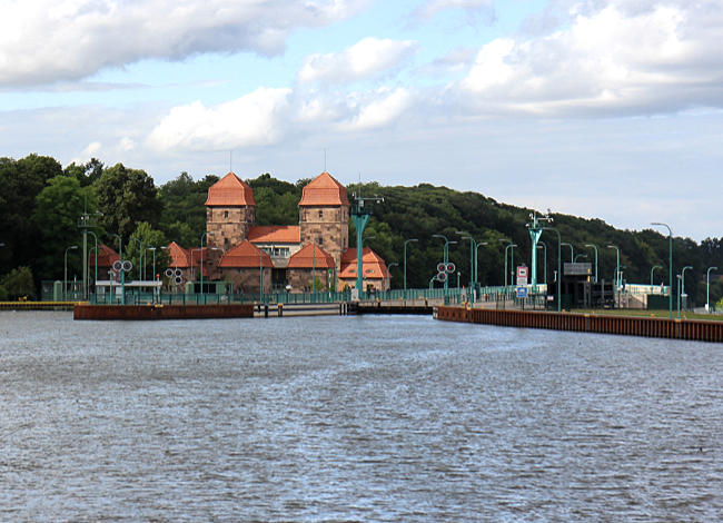 Minden - Wasserstrassenkreuz - Baudenkmal Schachtschleuse von 1914