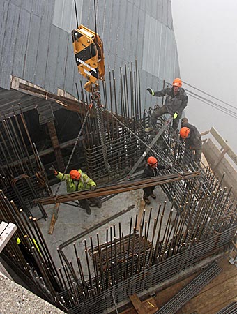 Baustelle für die  neue Seilbahn auf die Zugspitze