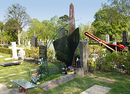 Zentralfriedhof Wien - Ehrengrab des Sängers Falco