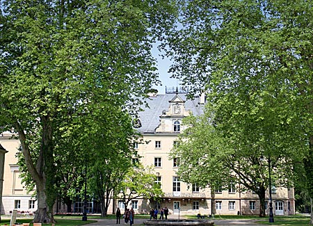 Jagdschloss Glienicke - Internat im Film Mädchen in Uniform von 1958