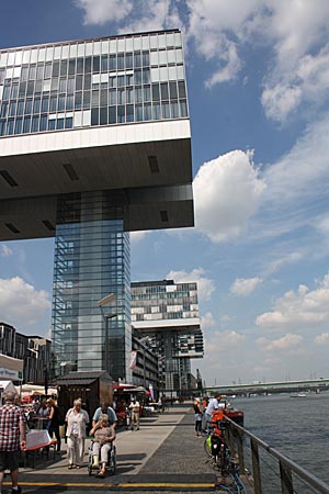 Rheinradweg - Köln, Rheinauhafen, umgebaute Speicherstadt