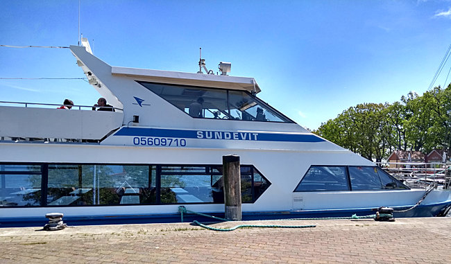 Rügen - Fahrgastschiff in Lauterbach