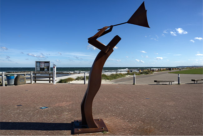 Mann im Sturm - Schönberger Strand - Probstei