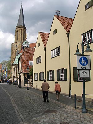 Münsterland - Telgte - Clemenskirche und Pastoratsscheune
