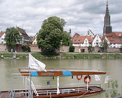 Ulm - Blick vom Neu-Ulmer Donauufer auf Ulm