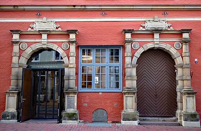 Wismar - Eingang zum Schabbellhaus