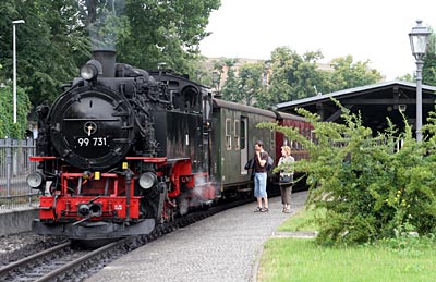 Zittau - Die Schmalspurbahn wartet im Zittauer Bahnhof auf den Start