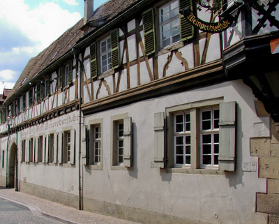 Typisches Fachwerk in der Altstadt von Deidesheim
