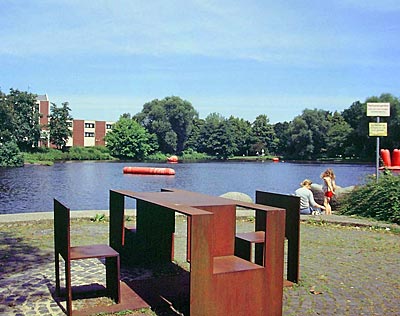Marl - Timm Ulrichs: so und so, 1988/89, Standort: Ufer des City-Sees