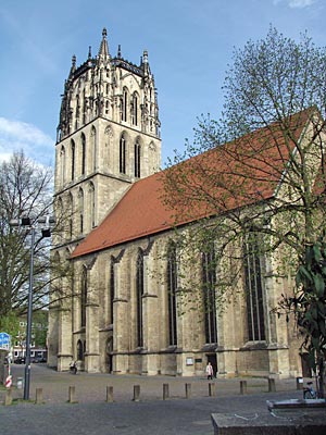 Münster - Kein Turmhelm ziert den Turm der Kirche Liebfrauen-Überwasser