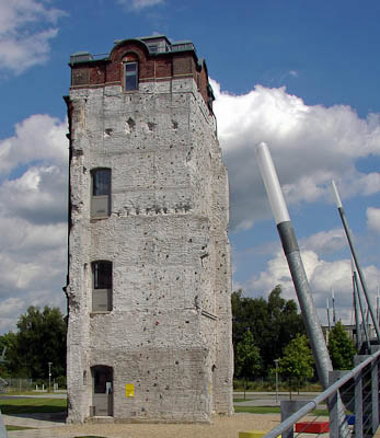 Münsterland: Für Kletterkünstler und solche, die es werden wollen: der Kletterturm von Gronau