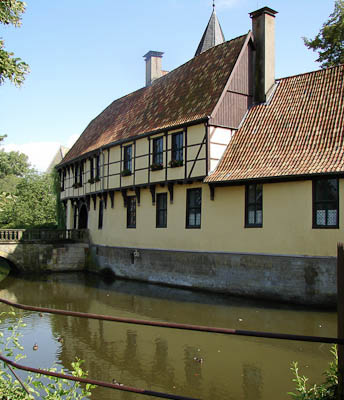 Münsterland: Die Vorburg des Wasserschlosses von Steinfurt
