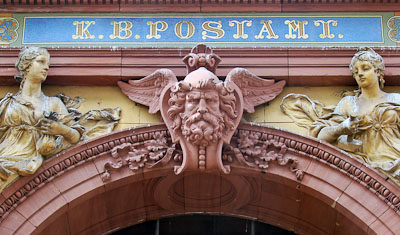 Fassadenschmuck des gründerzeitlichen Königlich Bayerischen Postamtes, des zukünftigen Kulturzentrums von Pirmasens