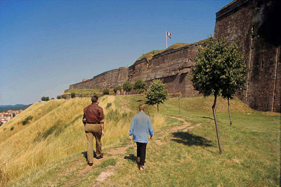 Hinauf zur Zitadelle von Bitche