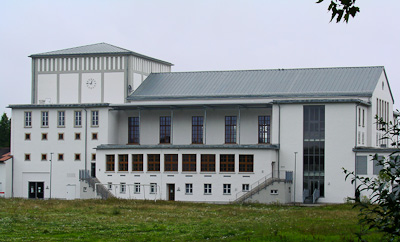 Im Stil des Neuen Bauens gehalten: die Festhalle