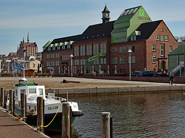 Rostock - Theater im Stadthafen